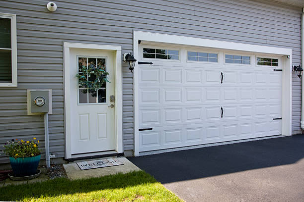 24/7 Emergency Garage Door Panel Replacement experts in Valentine, NE